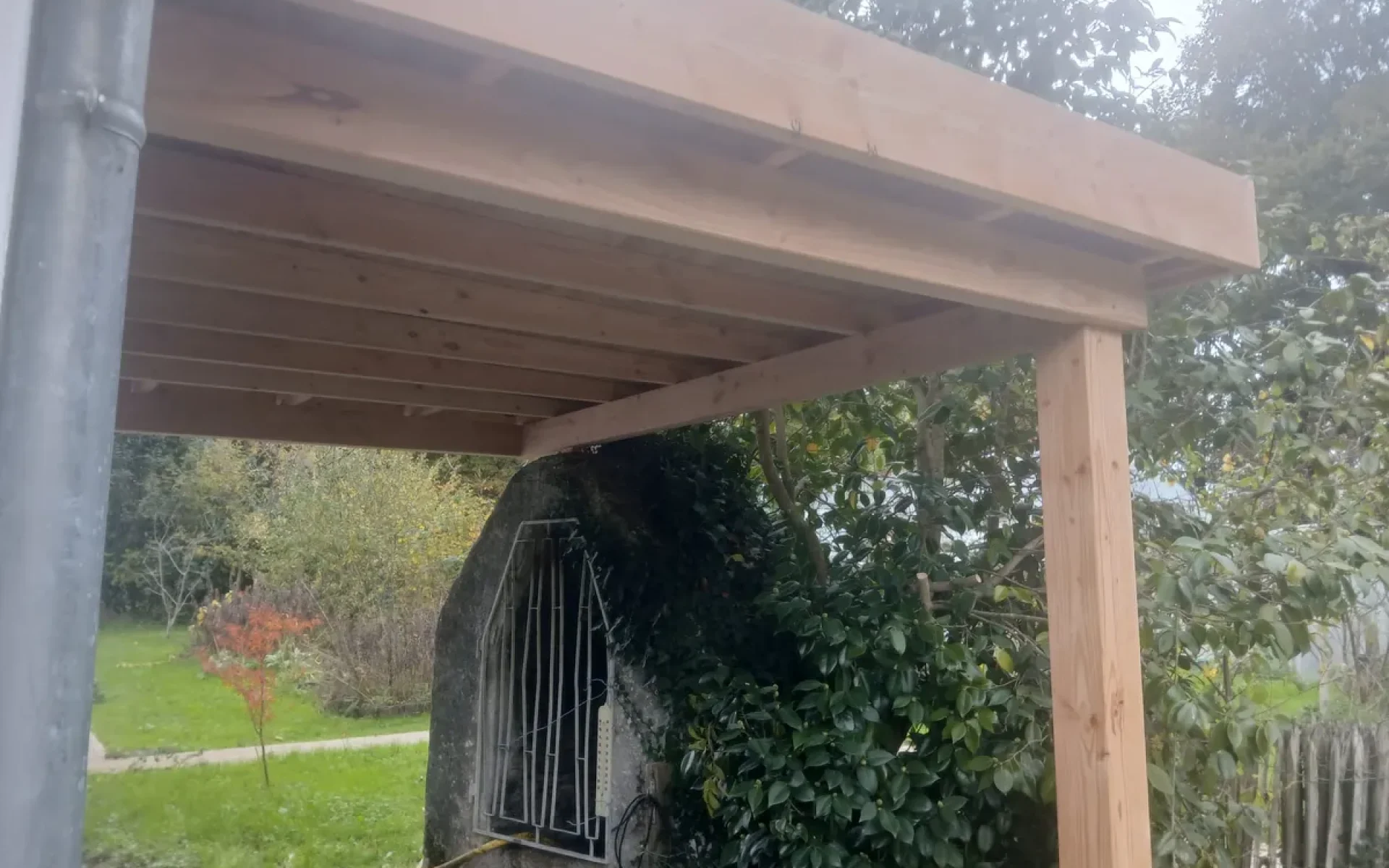 realisation-amenagement-exterieur-simon-charpente-bois-charpentier-vallons-de-l-erdre (2)