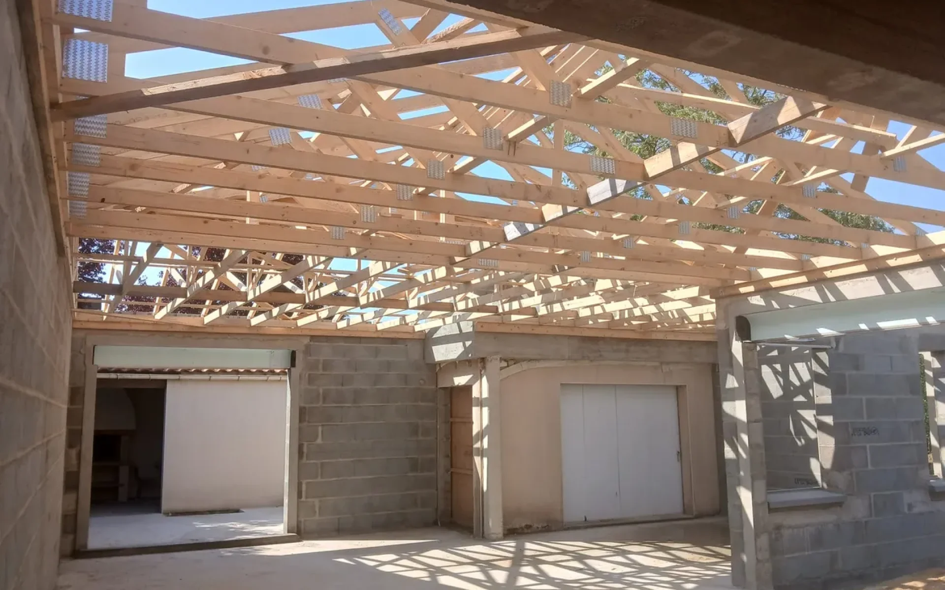 realisation-fermette-industrielle-simon-charpente-bois-charpentier-vallons-de-l-erdre (2)