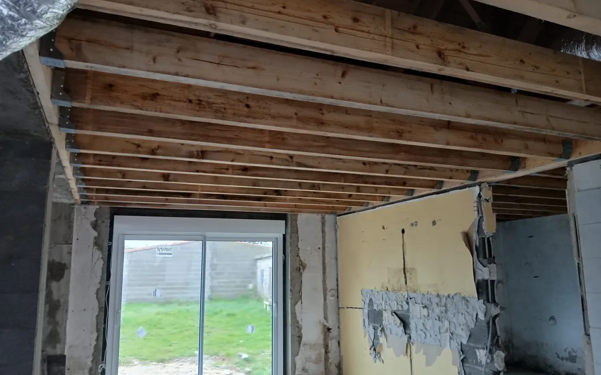 realisation-fermette-industrielle-simon-charpente-bois-charpentier-vallons-de-l-erdre (5)