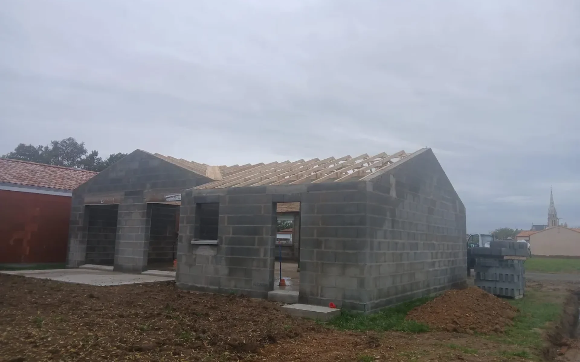 realisation-fermette-industrielle-simon-charpente-bois-charpentier-vallons-de-l-erdre (9)